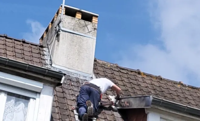 Démontage de support et chapeau de cheminée , Amiens, Steevy Couverture