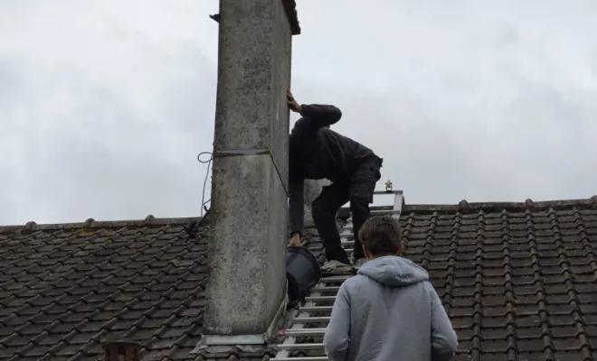 Démontage de deux cheminées en boisseaux vers Abbeville